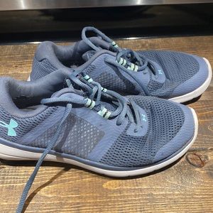 Womens 8.5 sneakers lots of life left.